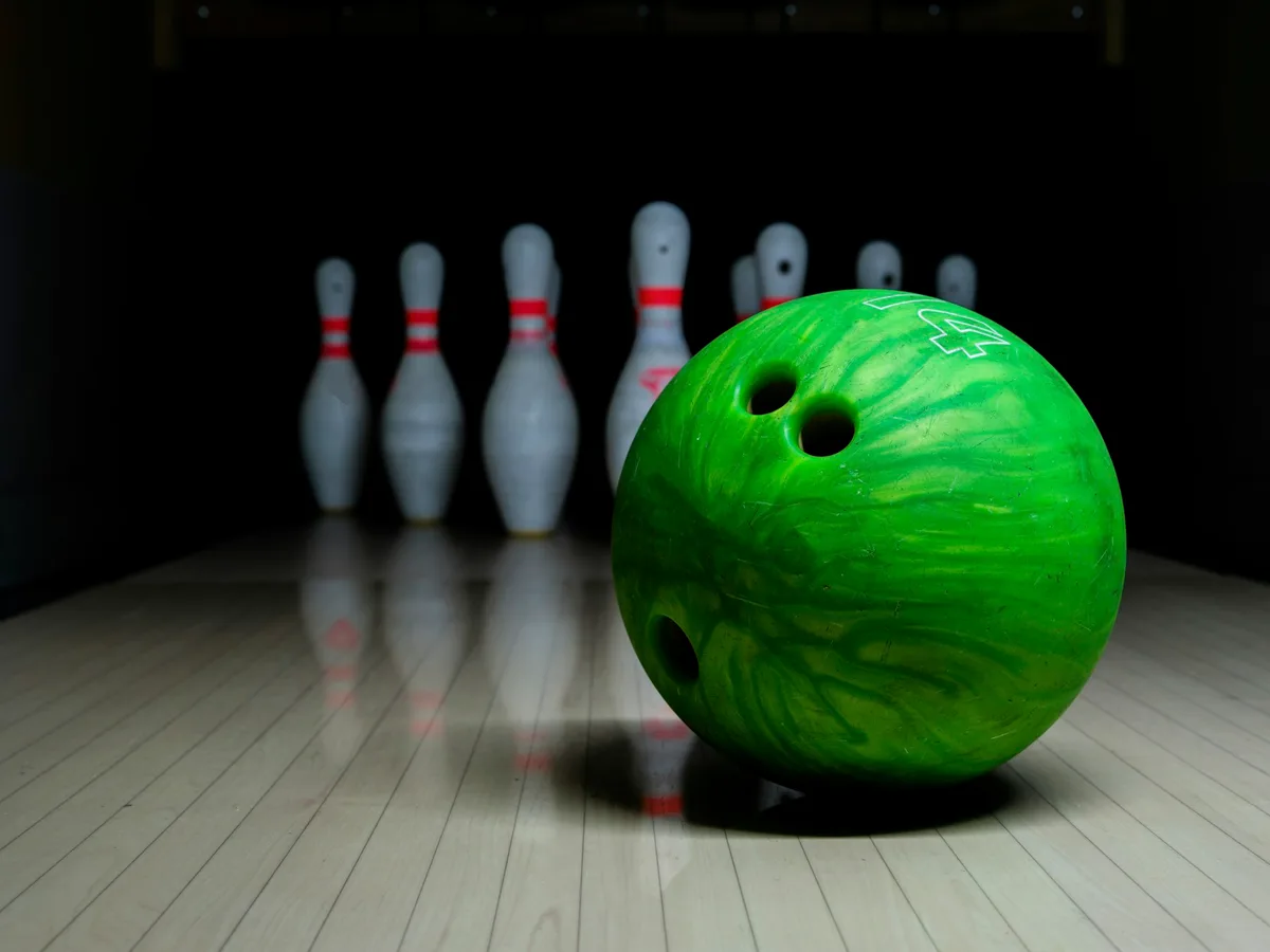 Funny Bowling Team Names: 50+ Ideas for League Night